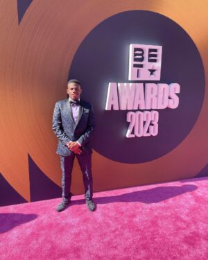 Brandon Gilpin Instagram - BET AWARDS 2023 🤩💫

When @dextadaps Touch Di Stage, PLACE GET MADDD🇯🇲🇯🇲

Glad I was wit my guys this time 🫡🤩 @sneaky_lyfe @christianmaxwelll 🔥🔥

#ShowTimeBrando #betawards #dextadaps #BET #BrandonGilpin
