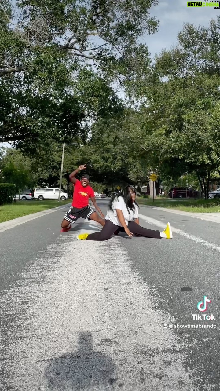 Brandon Gilpin Instagram - Hadd to hit Da #LiteFeetChallenge 💥 on Da Famous block W/ Twinnn @yungbbq 🔥💃🏾🕺🏾 She took me Outta Retirement 😂 THAT SPLITTT DOEEEEEEE???? 🔥🔥 #ShowTimeBrando #YungBbq #happyFriday