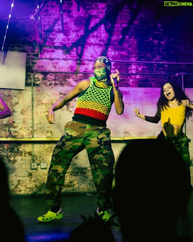 Brandon Gilpin Instagram - What you wanna be when you grow up? Go outside at night & look up 💫🤩🌠🇯🇲🤴🏾🕺🏾 First full performance of “Move like dat “ 🕺🏾🕺🏾🇯🇲 ahhh I told y’all I’m coming wid sum🔥🔥 Special S/o to my choreographer @passionsofstorm 🔥and my dancers @yasjuelz_ @lilia_diaz13 @ellaavasquez 🔥💃🏾💃🏾We killed it y’all 🔥🔥 Special s/o to @kingchuckaduck & @clubnycent for the whole event 🔥🔥 Keep streaming MOVE LIKE DAT (Add too ya playlist) EVERYWHERE Y’all ready for the album ???👀🔥🇯🇲 #ShowTimeBrando #Movelikedat #dancehall #jamaicandance #dance #artist Brooklyn, New York