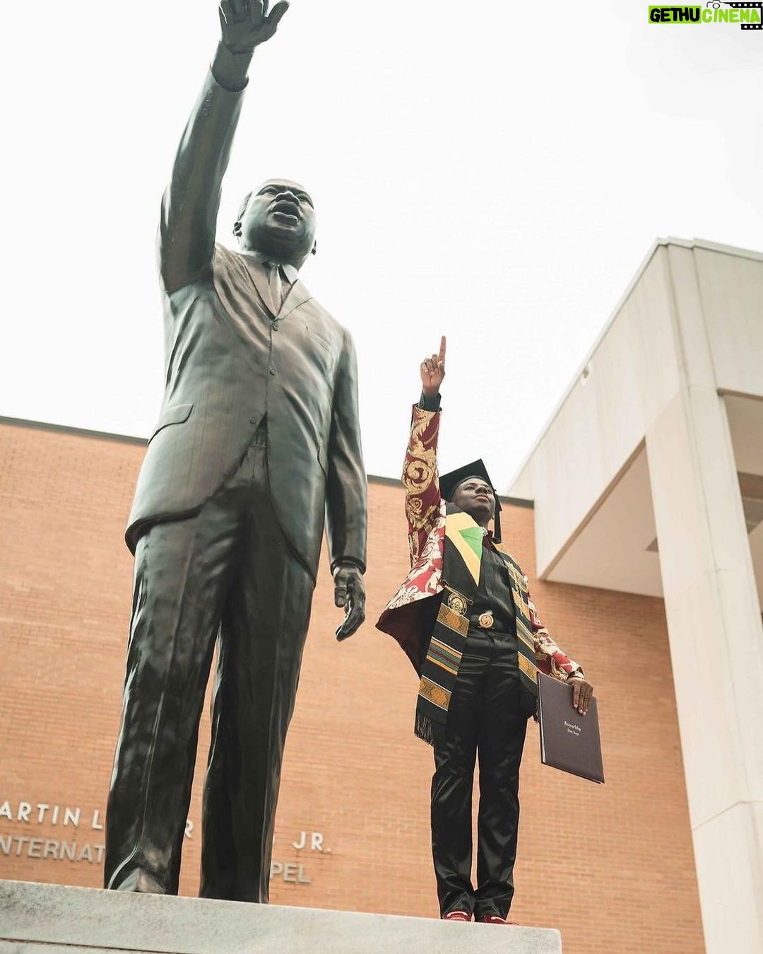 Brandon Gilpin - 1.7K Likes - Happy Martin Luther King Day ✊🏿🤴🏾🙌🏾 Following in you’re Footsteps by Graduating from Morehouse College is still one of my biggest accomplishments. 🙏🏾👨🏽🎓 Thank you MLK
#Martinlutherkingday #mlkday #ShowTimeBrando #martinlutherking