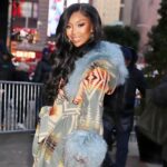 Brandy Norwood Instagram - Been a Long time since the paps and the people stood outside with my #ChristmasWithBrandy vinyl,and other vinyls from my body of work. They all wanted me to sign and take pics🙏🏽 thank you for seeing me #nyc