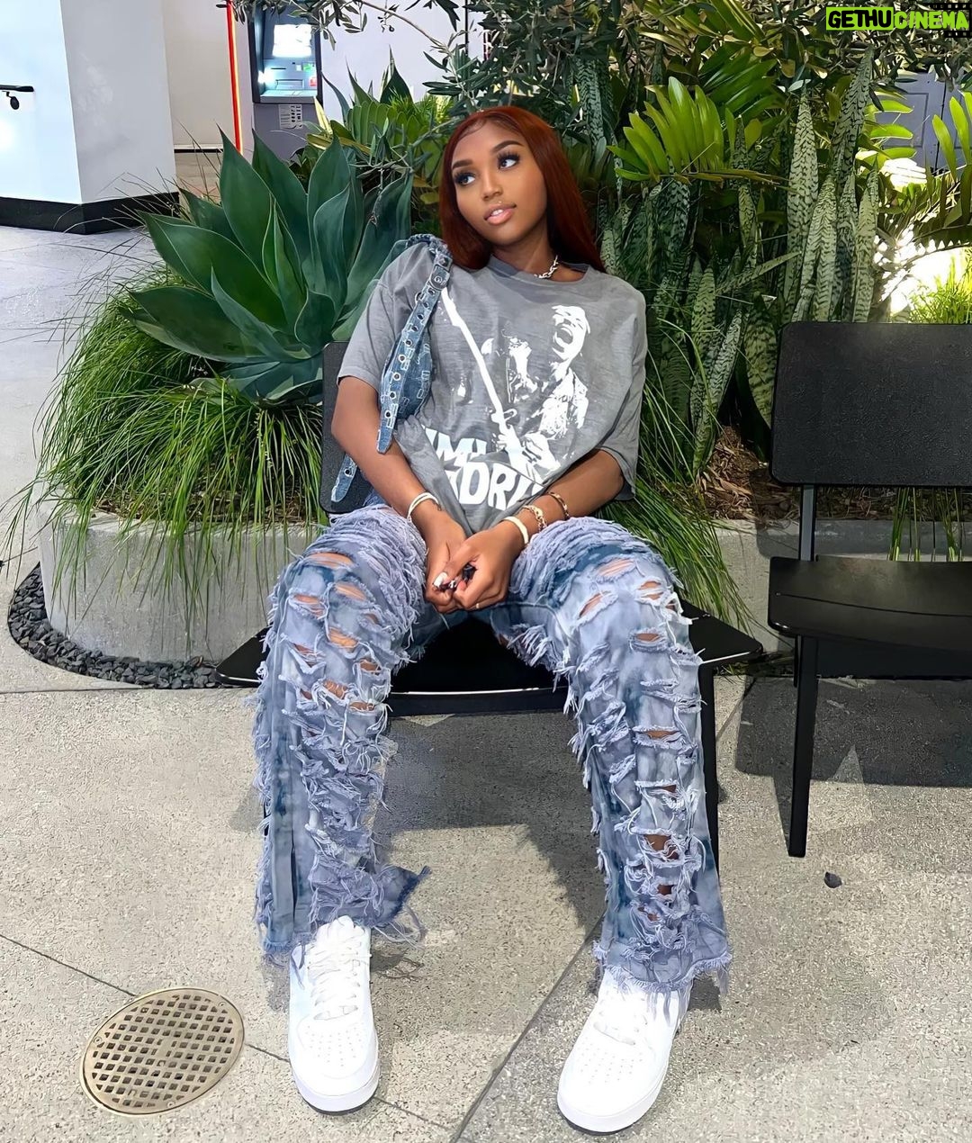 Brandy Norwood Instagram - It’s giving life!!! @syraismith #internationaldaughtersday So blessed by your light. God sent ♥️ #boopie