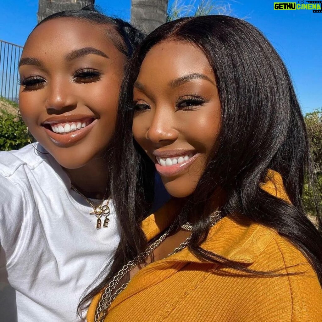 Brandy Norwood Instagram - Our new original song “Nothing Without You” is out now ♥ @syraismith I love you with my whole heart. Swipe to see her shine ♦ #BoopBop Cheaper By The Dozen is now streaming on @disneyplus ♥ You will catch yourself loving this song 🎵 🎶🎼