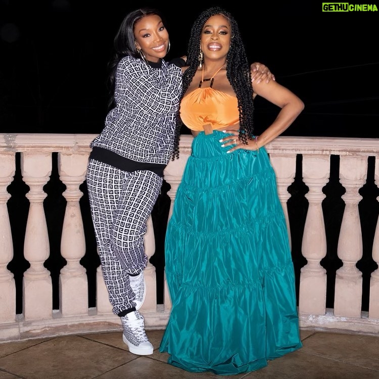 Brandy Norwood Instagram - Happy Birthday 2/23 to my very special friend @niecynash1 ♥️ you are simply #JOY ! Thank you for having me and around so many amazing people ♥️ I love you forever and always. #heartofpuregold (Nubian @jessicabettsmusic )where were you fam for these pics? Smh Betts Palace