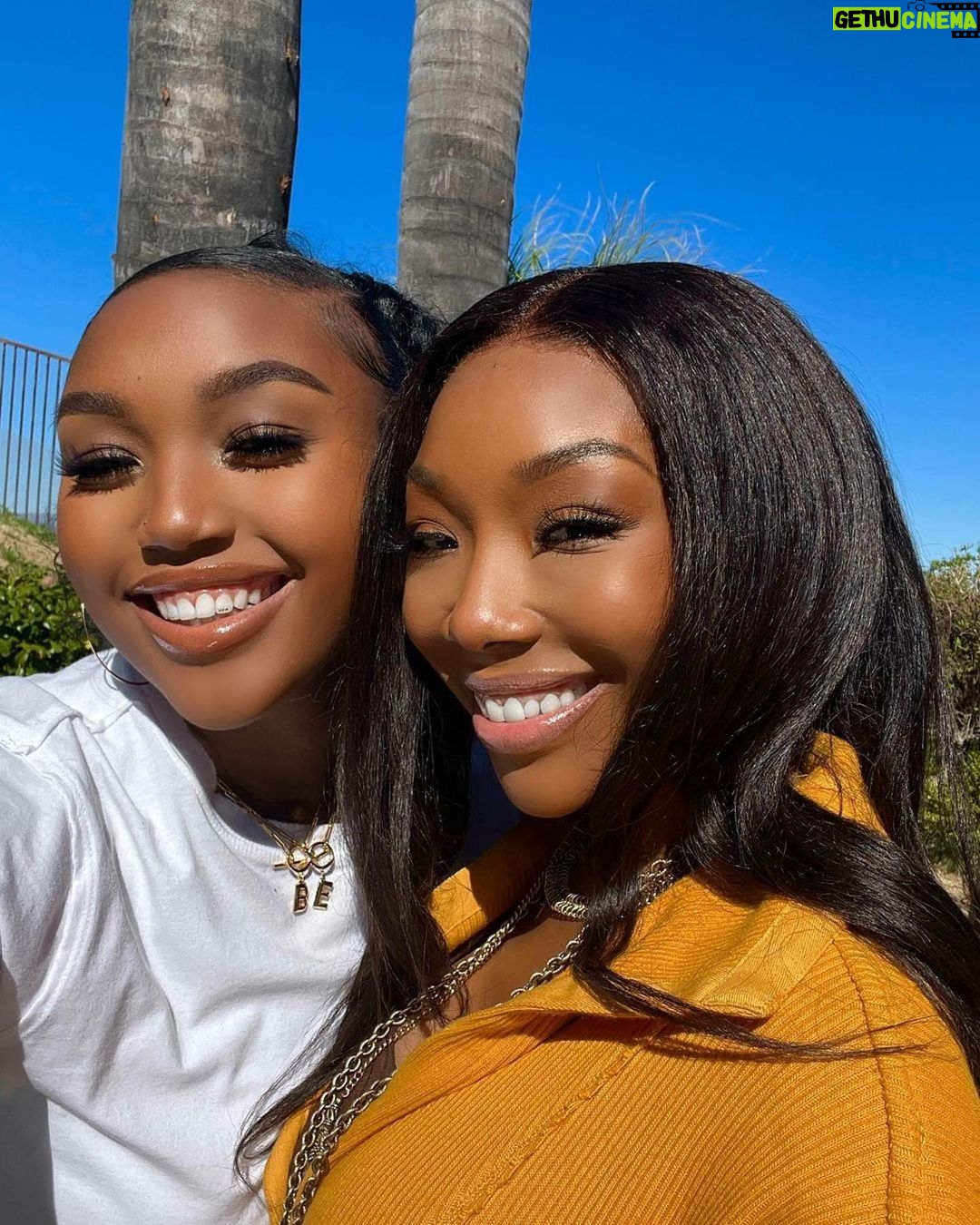 Brandy Norwood - 263.6K Likes - You are the reason I was born way back when on this day ♥️ @syraismith thank you for giving me more purpose and passion for life. You saved me. I love you infinitely and unconditionally♥️
Thank you all for the #bdayLove
2/11 ♠️🙏🏾