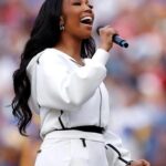 Brandy Norwood Instagram - What a moment♥️ Thank you God for courage and a solid foundation. I love you. @syraismith Mama loves you♥️♥️ @sonjanorwood @vocalcoachnorwood @rayj @thisisryanramsey @elidjahofficial @rayconglobal @frankgatson @princesslove @epikraynorwood @melodylovenorwood @ashleyseanthomas @makeupartistgaby @nikkrokkshair @dredavis @salxo Congrats to the @rams 💙💛 🕊✝️♠️♦️ #westcoast - check out my reel for more of this moment. Wow♠️🙏🏾🤞🏾 SoFi Stadium