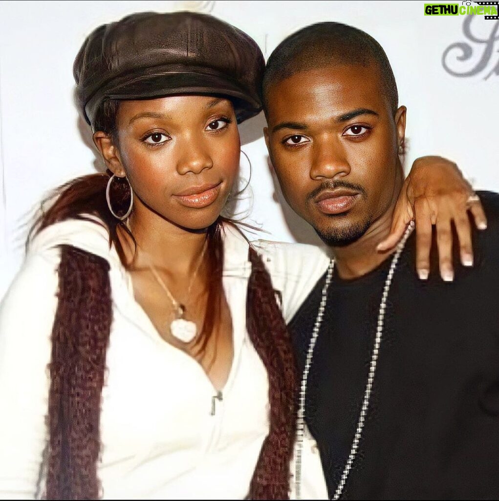 Brandy Norwood Instagram - #fbf @rayj Bro, it still tickles me that we were trending on Twitter a few weeks ago because the new new generation didn’t know we have the same Mama (@sonjanorwood) and Pops (@vocalcoachnorwood ) lol♥️ Looooooovvvvveeee youuuuu #RayJsSister