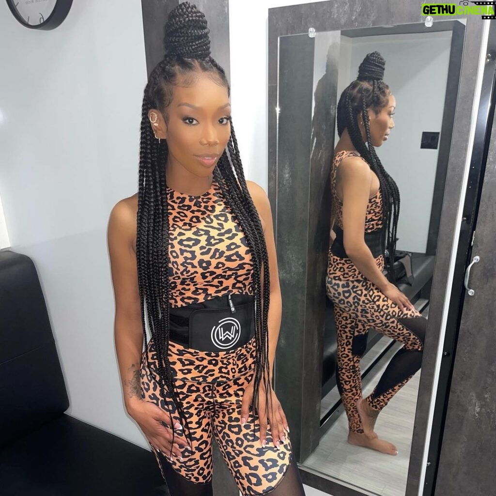 Brandy Norwood Instagram - Feeling a little wild 🐆 Outfit / waist band: @whatwaistofficial 👑👑👑👑