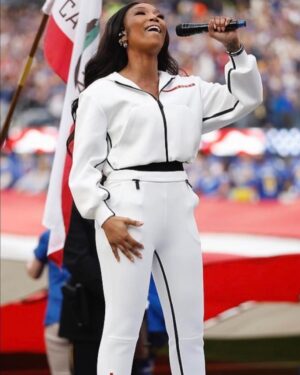 Brandy Norwood Instagram - What a moment♥️ Thank you God for courage and a solid foundation. I love you. 
@syraismith Mama loves you♥️♥️
@sonjanorwood 
@vocalcoachnorwood 
@rayj 
@thisisryanramsey 
@elidjahofficial 
@rayconglobal 
@frankgatson 
@princesslove 
@epikraynorwood @melodylovenorwood @ashleyseanthomas @makeupartistgaby 
@nikkrokkshair @dredavis 
@salxo 
Congrats to the @rams 💙💛
🕊✝️♠️♦️
#westcoast - check out my reel for more of this moment. Wow♠️🙏🏾🤞🏾