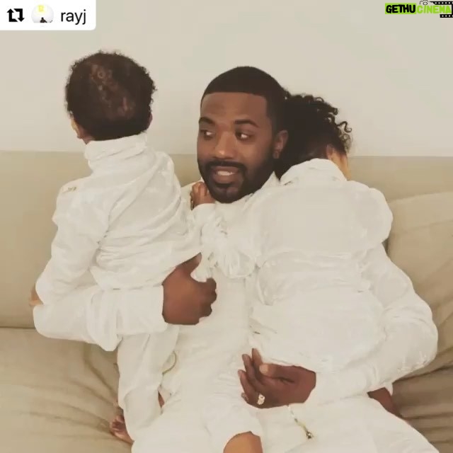Brandy Norwood - 239.9K Likes - Happy Birthday to a genius that can do it all. I love you so much and I am so proud to be your sister. You are growing, healing, and focusing everyday on making a safe space for all of us. May your day be filled with so much joy, laughter and love ♥️ I love you. Everybody wish my heart @rayj a #HappyBirthdayRayJ
Love 🚀