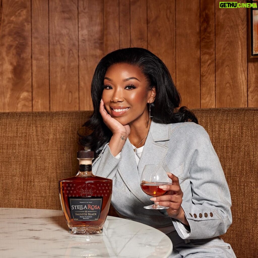 Brandy Norwood Instagram - There’s always an occasion that calls for the refreshing, fruit flavored taste of @stellarosabrandy Poured over ice or mixed in a cocktail, I always have a reason to raise a glass and celebrate. Find your perfect flavor today! #stellarosabrandy #spiritofstellarosa