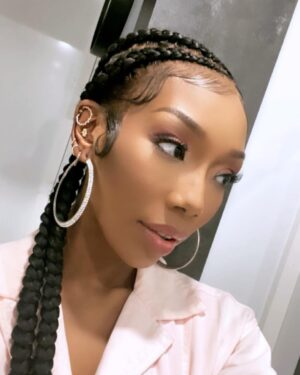 Brandy Norwood Instagram - I was told that this pic was a must post🙈 
Love u 
@makeupsurgeon x @nikkrokkshair x @gorgeouslycraftedhairllc 
Thank you for your amazing art here at the 
#Crown