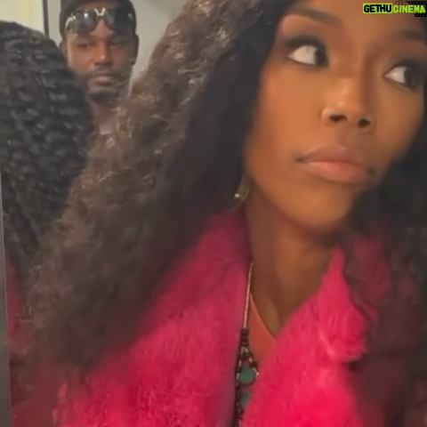 Brandy Norwood Instagram - Cam @mr_camron - you still ain’t explain to me what computer is Putin means. Matter fact, just tell me what is Putin? And it’s August fam- this coat is very unnecessary 💕 #gettemgirl #Crown 📸 @nikkrokkshair