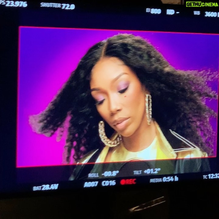 Brandy Norwood Instagram - They didn’t know ♠️ #blade