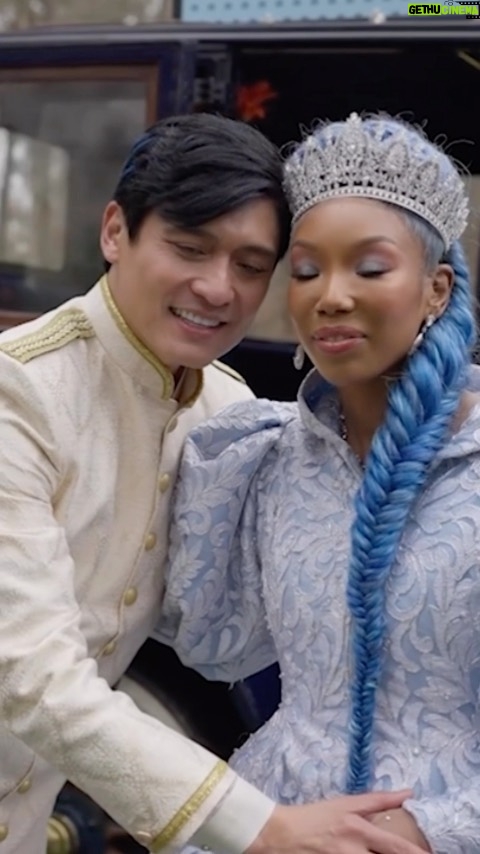 Brandy Norwood - 233K Likes - A royal occasion. ✨ The original movie, #DisneyDescendants: Rise of Red coming soon @disneyplus @disneydescendants ♥️
Hair: @nikkrokkshair
Makeup: @makeupartistgaby