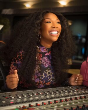 Brandy Norwood Instagram - ✨ SPECIAL ANNOUNCEMENT ✨ On May 21st, Walt Disney Records will release the new Disney Princess Anthem “Starting Now” sung by yours truly!! I had an amazing time working with @oakestra to record an original song that celebrates courage and kindness. Thank you to all the songwriters and my Disney family for this magical moment ♥️♥️ #UltimatePrincessCelebration  @thedisneyprincesses x @disney
