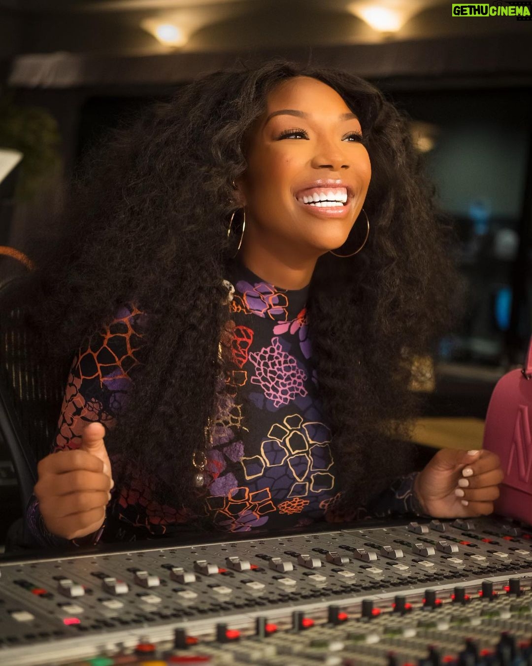 Brandy Norwood - 260.7K Likes - ✨ SPECIAL ANNOUNCEMENT ✨ On May 21st, Walt Disney Records will release the new Disney Princess Anthem “Starting Now” sung by yours truly!! I had an amazing time working with @oakestra to record an original song that celebrates courage and kindness. Thank you to all the songwriters and my Disney family for this magical moment ♥️♥️ #UltimatePrincessCelebration @thedisneyprincesses x @disney