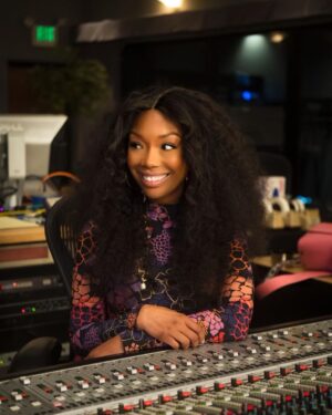 Brandy Norwood Instagram - ✨ SPECIAL ANNOUNCEMENT ✨ On May 21st, Walt Disney Records will release the new Disney Princess Anthem “Starting Now” sung by yours truly!! I had an amazing time working with @oakestra to record an original song that celebrates courage and kindness. Thank you to all the songwriters and my Disney family for this magical moment ♥️♥️ #UltimatePrincessCelebration  @thedisneyprincesses x @disney