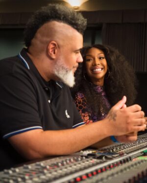 Brandy Norwood Instagram - ✨ SPECIAL ANNOUNCEMENT ✨ On May 21st, Walt Disney Records will release the new Disney Princess Anthem “Starting Now” sung by yours truly!! I had an amazing time working with @oakestra to record an original song that celebrates courage and kindness. Thank you to all the songwriters and my Disney family for this magical moment ♥️♥️ #UltimatePrincessCelebration  @thedisneyprincesses x @disney