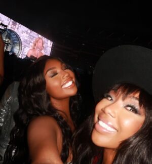 Brandy Norwood Instagram - Thank you my sweet girl for taking your Mom out on the town. I love you @syraismith ♥️ #renaissanceworldtour thank you @msvfox for your beautiful hospitality and letting us join you in your suite. What a lady♥️