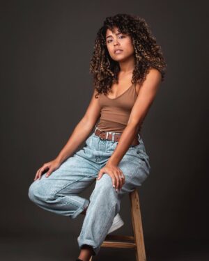 Brashell Santos Instagram - Nos sentamos a esperar a que todo pase o le damos con to’ sin pensarlo mucho? 🤭😏
.
. 
📸 @pyramis.studio