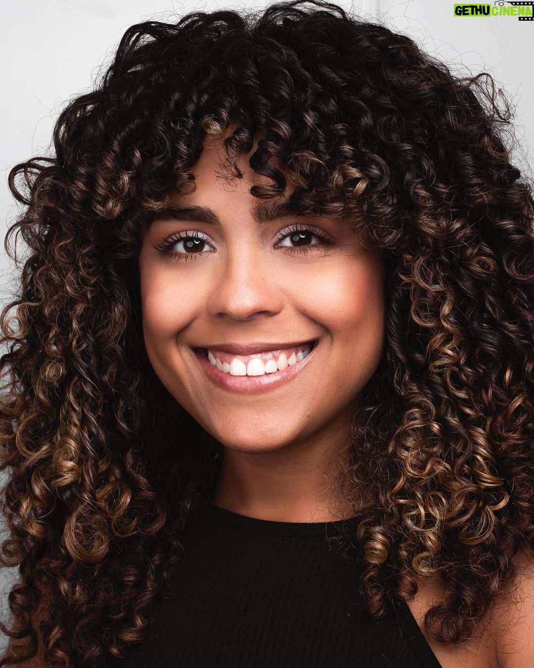 Brashell Santos - 518 Likes - Luces, cámara, acción! 🎬 Headshots by @pyramis.studio