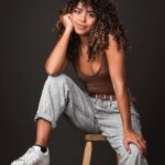 Brashell Santos Instagram - Nos sentamos a esperar a que todo pase o le damos con to’ sin pensarlo mucho? 🤭😏 . . 📸 @pyramis.studio
