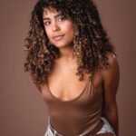 Brashell Santos Instagram – Nos sentamos a esperar a que todo pase o le damos con to’ sin pensarlo mucho? 🤭😏
.
.
📸 @pyramis.studio