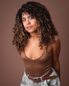 Brashell Santos Instagram - Nos sentamos a esperar a que todo pase o le damos con to’ sin pensarlo mucho? 🤭😏 . . 📸 @pyramis.studio