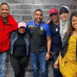 Brashell Santos Instagram - Estoy bien de cariño aqui en RD, no me puedo quejar!! 😍😍 Con mi familia mañanera y por supuesto, Gary ☝🏽 @mananerord