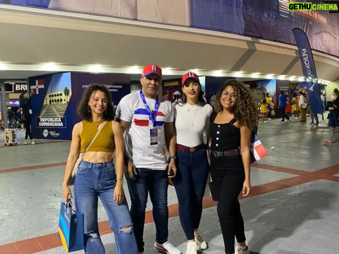 Brashell Santos - 606 Likes - Coro mañanero <3 #SerieDelCaribe2022