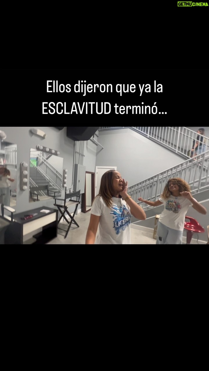 Brashell Santos Instagram - Te espero mañana! Parejas que priorizan las amistades… 🎥 @hector_matiz Lugar: @artsystudiomiami