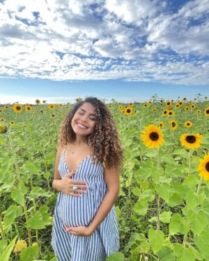 Brashell Santos Instagram - G L O W I N G 🌻🤰🏽