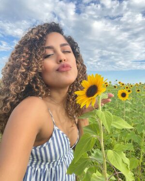 Brashell Santos Instagram - G L O W I N G 🌻🤰🏽