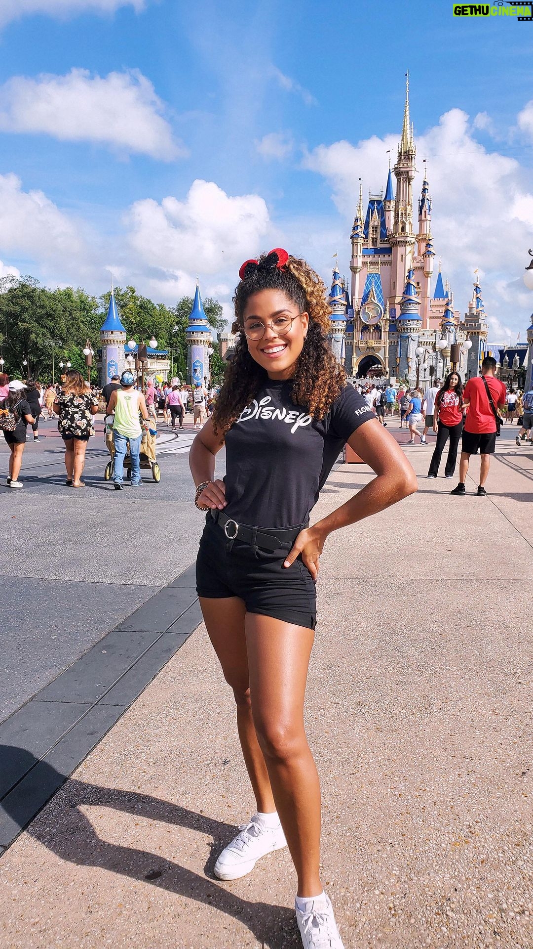 Brashell Santos - 778 Likes - Expectativa VS realidad 😂 @xnotcat tenemos que volver a Disney!