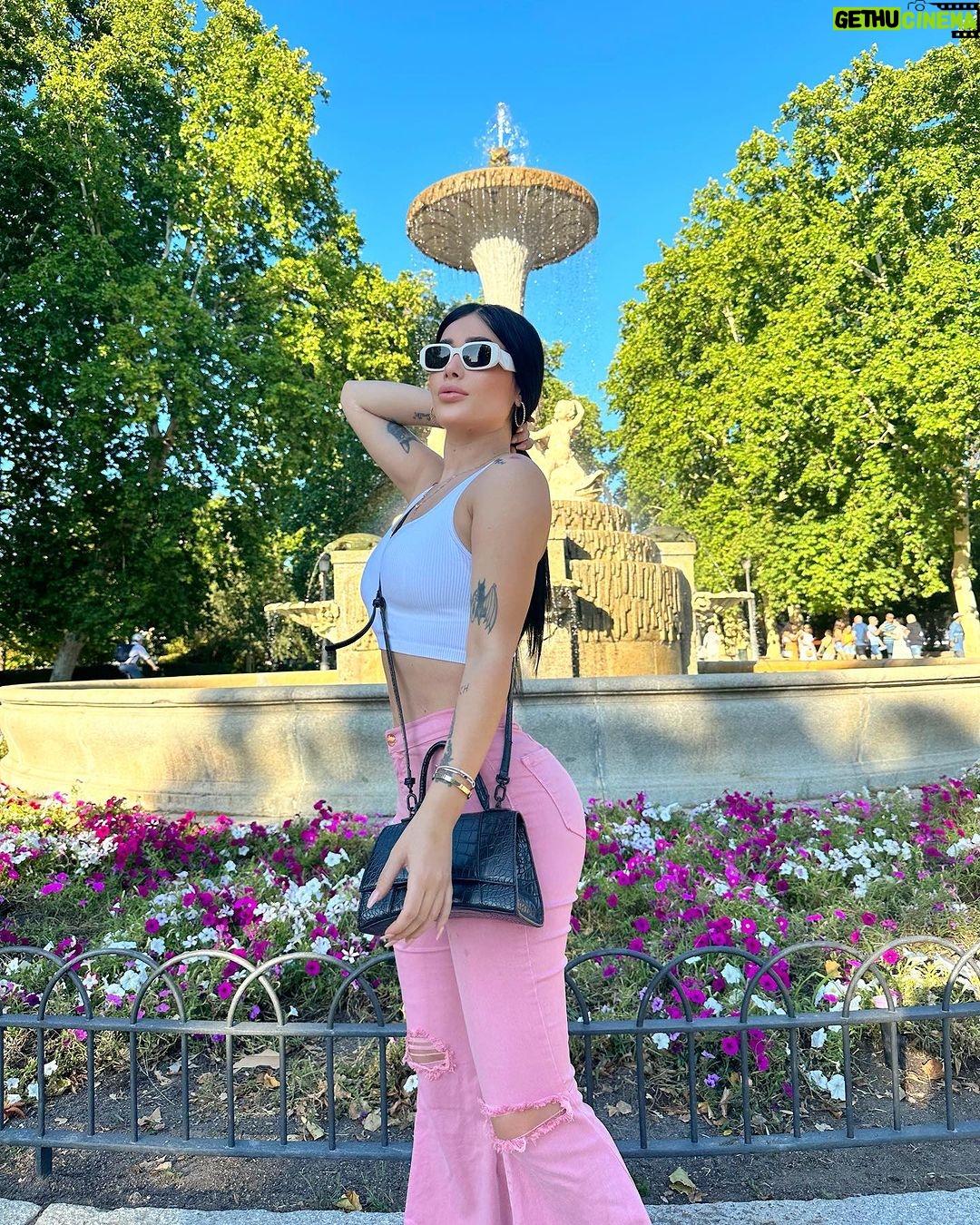 Brenda Zambrano Instagram - 💕 Parque del Retiro