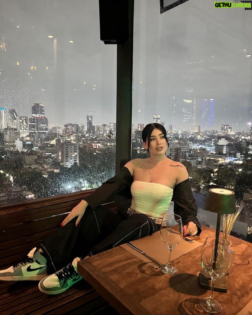Brenda Zambrano Instagram - 🖤🤍 Mexico City, Mexico