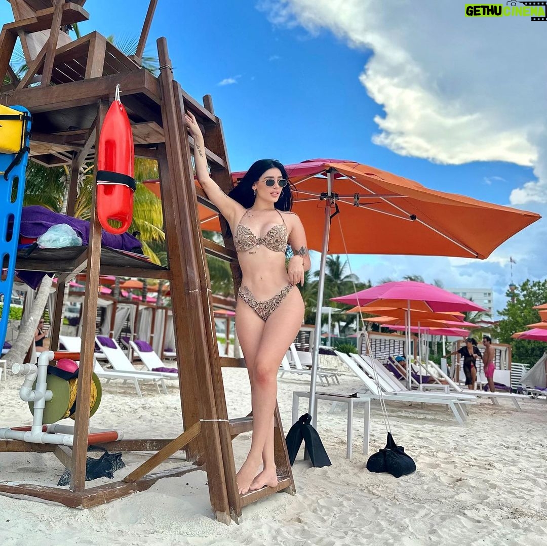 Brenda Zambrano Instagram - Todos somos un camino precioso para alguien en esta vida. 🌴 @breathlesscancunsoul Cancún, Quintana Roo