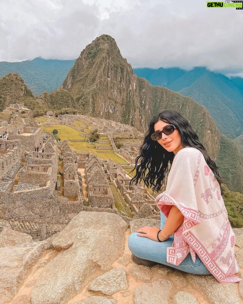 Brenda Zambrano Instagram - MACHU PICCHU ⛰⚡️🫴🏻 Machu Piccho, Cusco, Peru