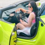 Brenda Zambrano Instagram - Mi lugar favorito soy yo cuando tengo dinero. 😂 Miami, Florida