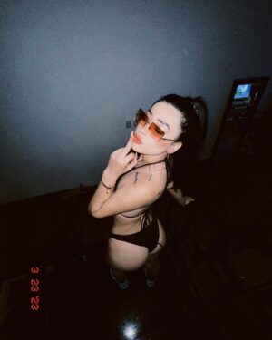 Brenda Zambrano Instagram - 🖤🖕🏻
