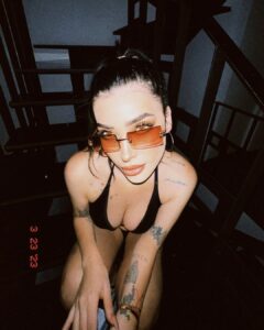 Brenda Zambrano Instagram - 🖤🖕🏻