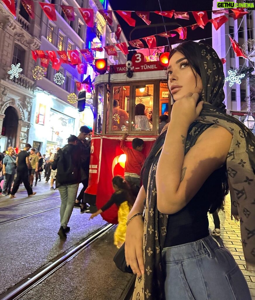Brenda Zambrano Instagram - 🇹🇷 İstanbul Turkey
