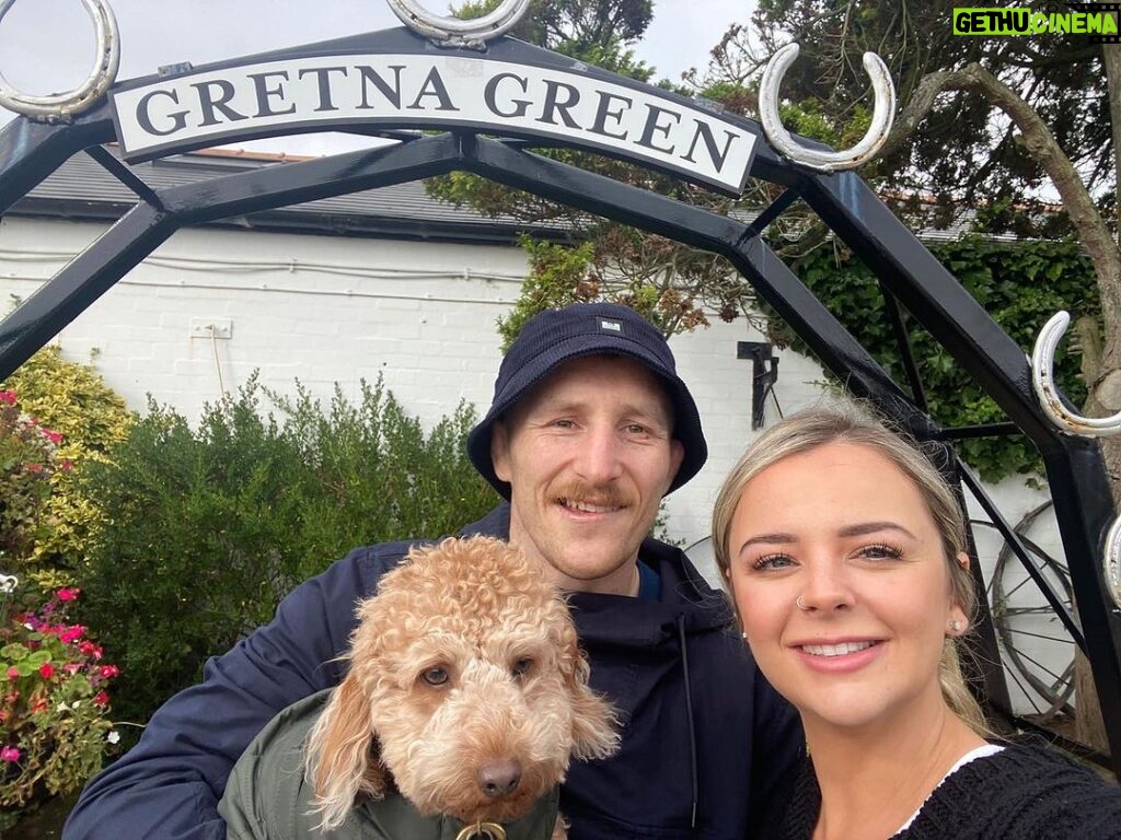 Brett Johns Instagram - The Wife, The Dog and Gretna Green. ❤️🙏