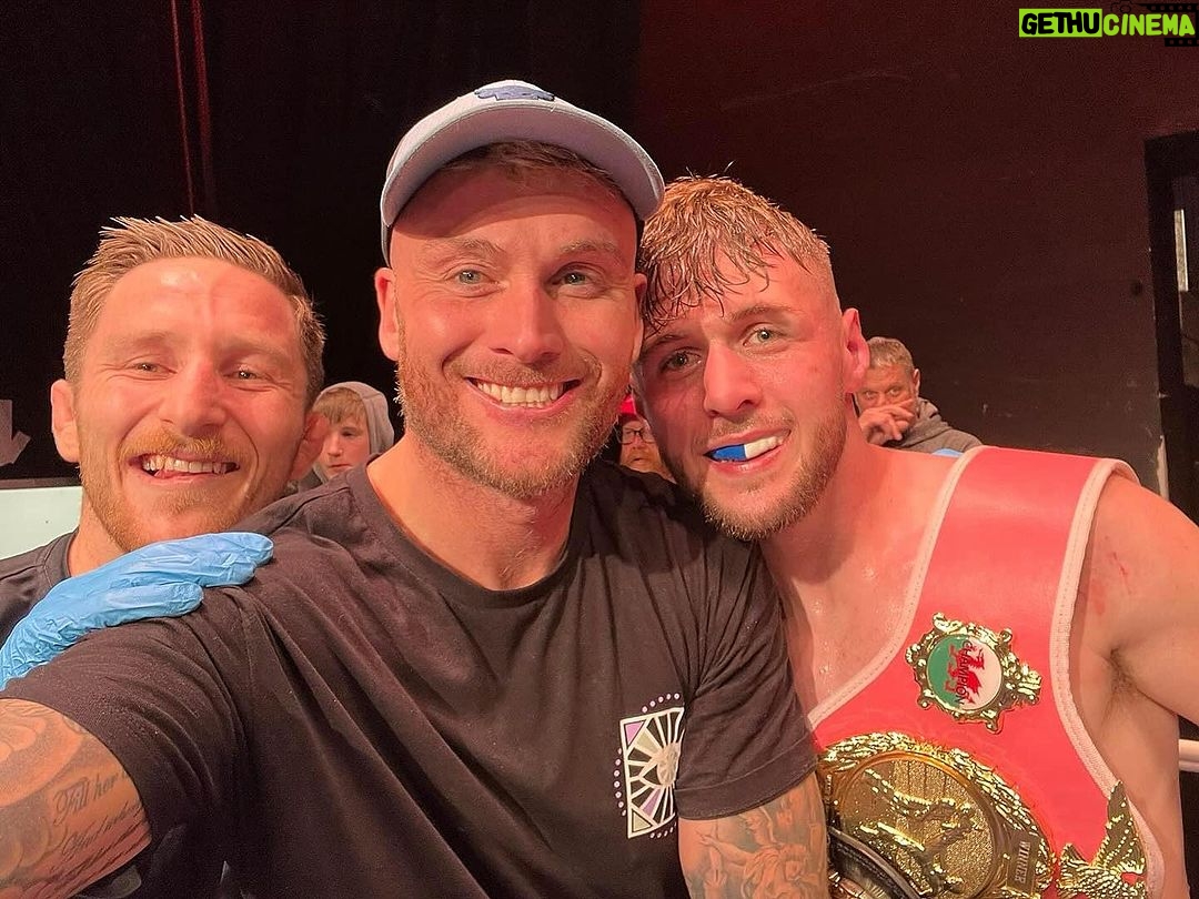 Brett Johns Instagram - What an amazing weekend in Caernarfon! Can’t thank everyone up here enough for the hospitality and warm welcome! Just wanted to thank everyone for Friday Nights Seminar and everyone at the Rise of the Welsh warriors show! Lastly I’d like to thank @mpmacaernarfoncibyn_ for arranging my whole visit and really looking after me while I’ve been here. North Wales, I’ll be back soon. Very soon 🙏❤️ Cymru am Byth 🏴