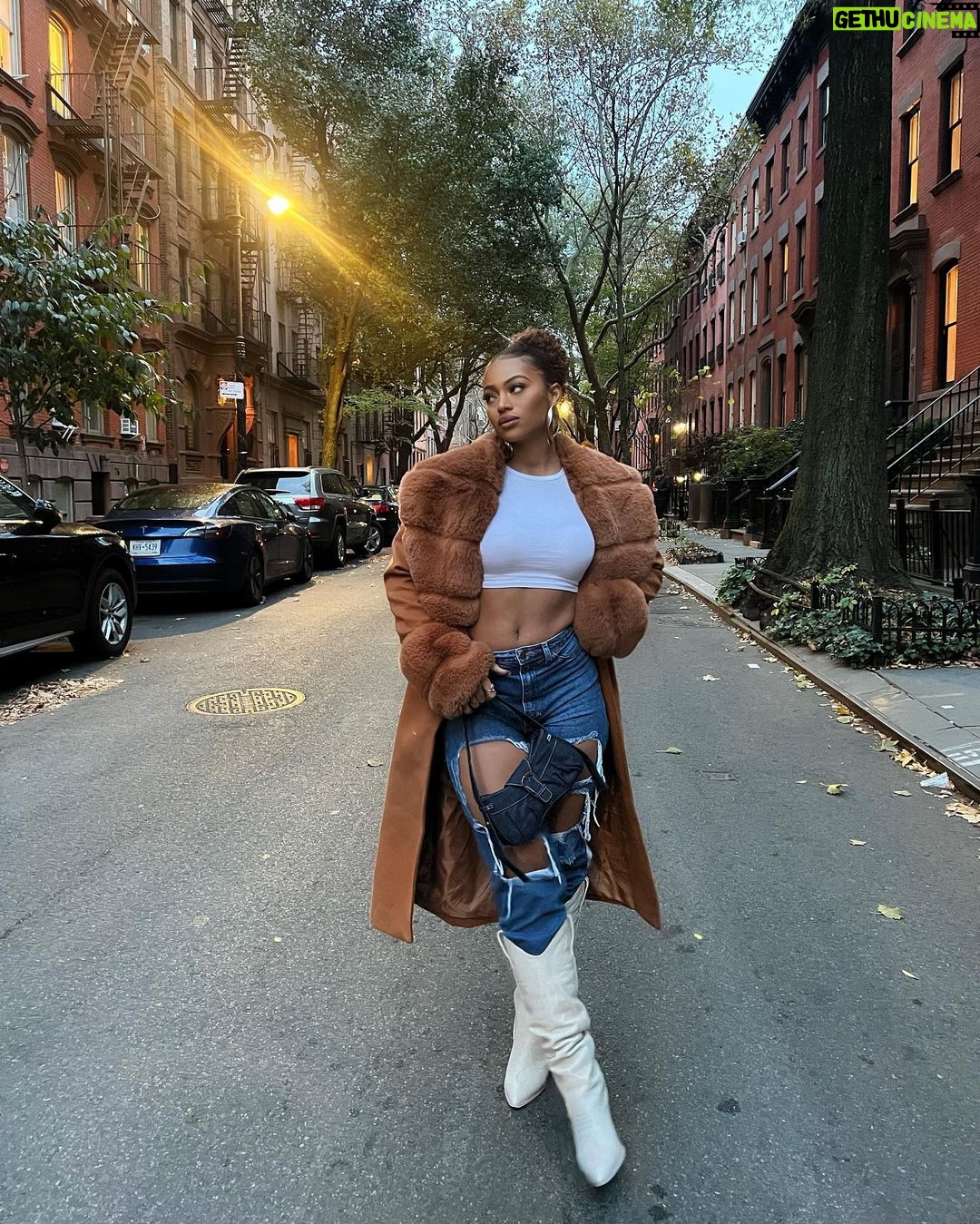 Bria Bryant Instagram - Even when it’s cold, I bring the heat New York, New York