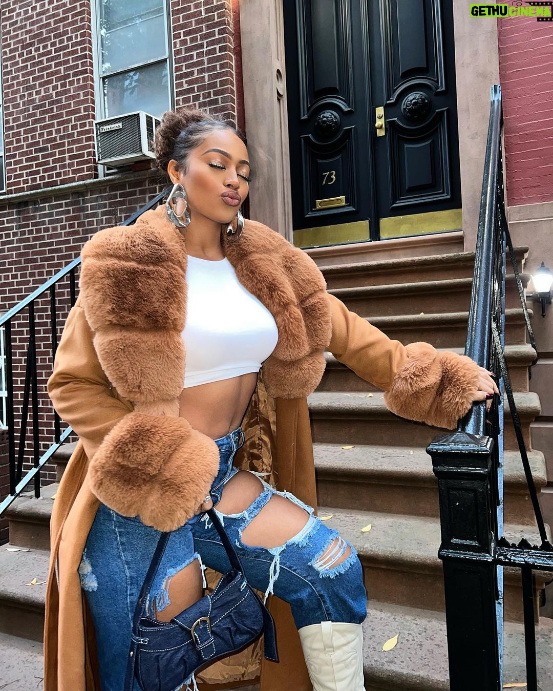Bria Bryant Instagram - Even when it’s cold, I bring the heat New York, New York