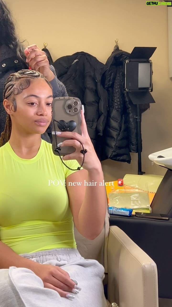 Bria Bryant Instagram - Heyy yβall! Come with me to get my hair braided! New year, new hair What do we think?? β¨ππ½ββοΈ Manhattan, New York