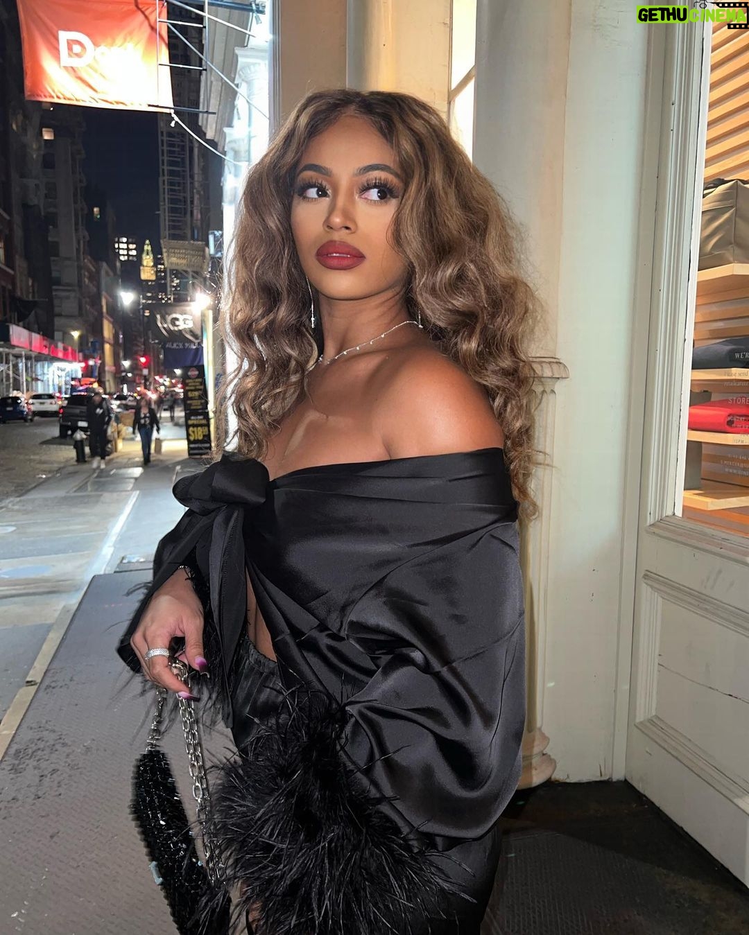 Bria Bryant Instagram - Soho Nights 🖤💋 • • wearing my fav two piece set from @foreveruniqueofficial ✨ Soho, New York