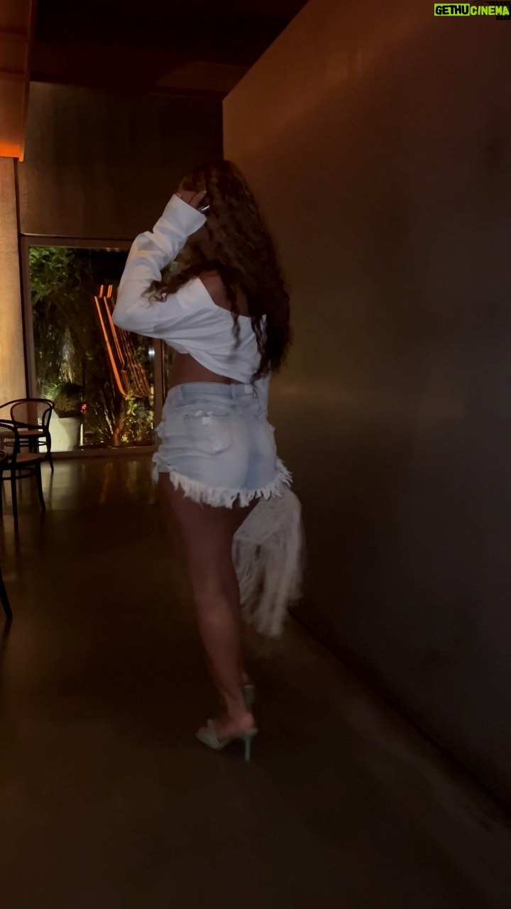 Bria Bryant Instagram - It’s always the walk for mee ✨ New York City, N.Y.